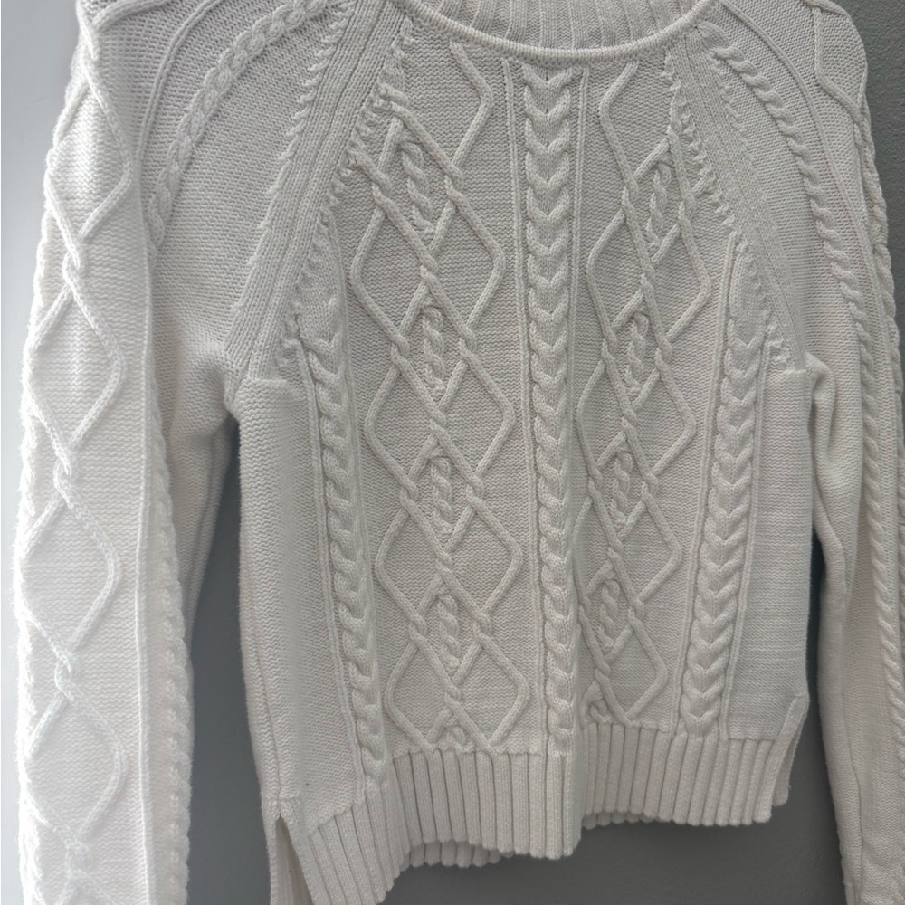 Classic Gap White Cable Knit Sweater - Picture 3 of 10
